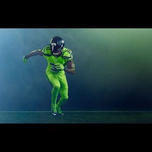 Meet your Posher, Roy